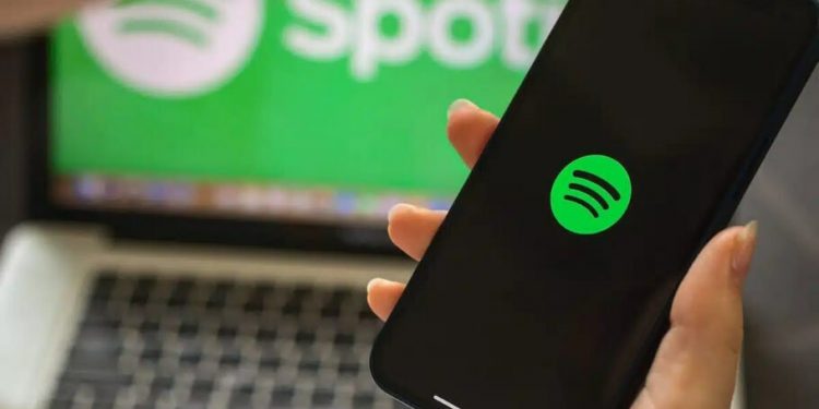 اپل دکمه‌های کنترل صدای اسپاتیفای را از کار انداخت