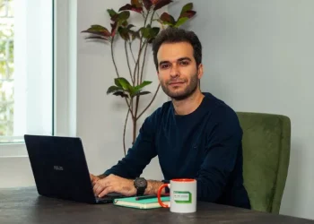 صدا اعتراض مدیرعامل کافه‌بازار: گوگل پلی نیازمند رفع فیلتر است