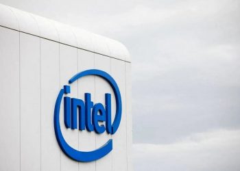 سهامداران اینتل را به پنهان‌کاری درباره مشکلات تراشه‌ها متهم کردند