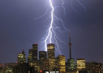 آتش‌سوزی خورشیدی بی‌سابقه: اختلال گسترده در سیستم‌های جهانی