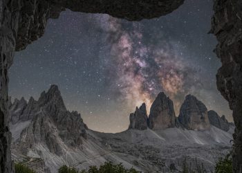 طبیعت در زیباترین حالت خود: راه شیری و سه قله لاواردو