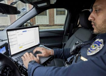 انقلاب در پلیس آمریکا؛ هوش مصنوعی جایگزین قلم می‌شود!