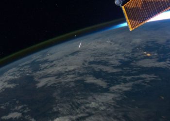 شهاب‌سنگ از نگاه یک فضانورد