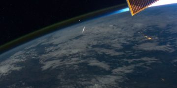 شهاب‌سنگ از نگاه یک فضانورد