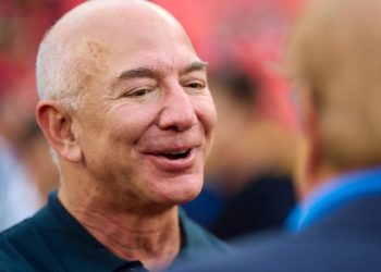 بزوس همه چیزش را روی هوش مصنوعی شرط‌بندی کرد