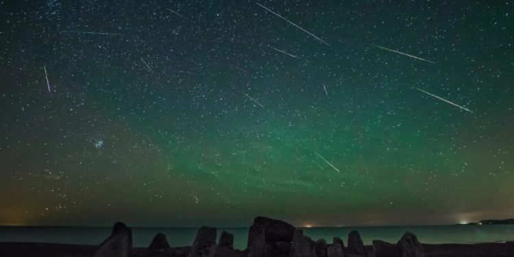 شگفتانگیز! آسمان امشب میزبان بارش شهابی آلفا جدی است