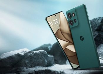 موتورولا اج 50: باریک‌ترین گوشی مقاوم جهان رونمایی شد