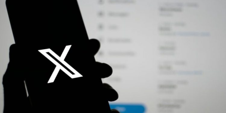 اتحادیه اروپا نیز مانند برزیل با X دست‌وپنجه نرم می‌کند