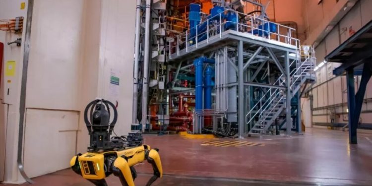 انقلاب در بازرسی هستهای: رباتی که رآکتور همجوشی را بررسی میکند