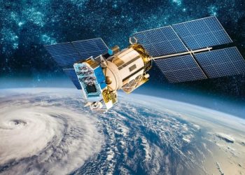 فناوری به کمک آسیب‌دیدگان طوفان هلن آمد: نقش حیاتی ماهواره‌های اپل و استارلینک