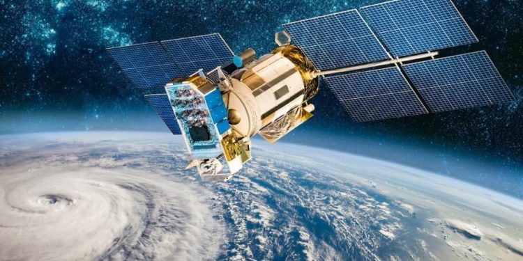 فناوری به کمک آسیبدیدگان طوفان هلن آمد: نقش حیاتی ماهوارههای اپل و استارلینک